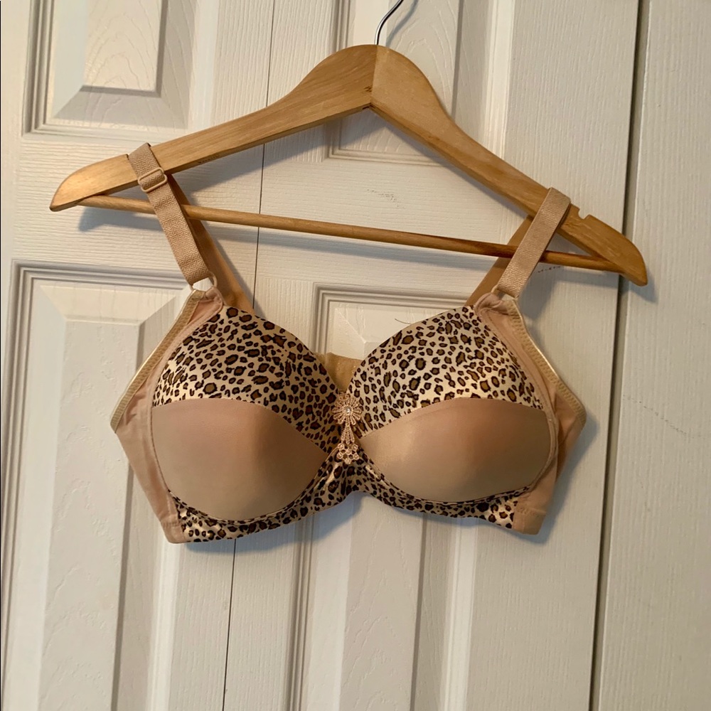 Leopard print bra (sz 40/90)